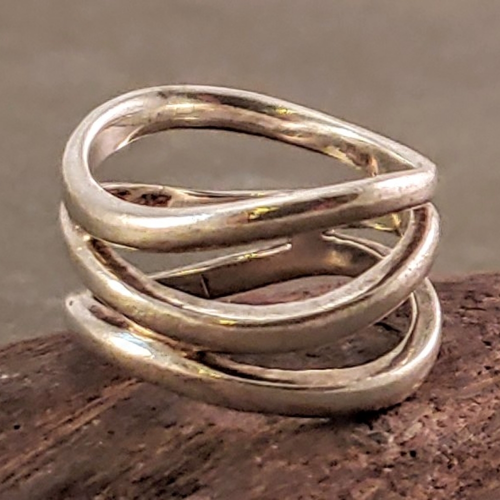 Sterling Silver Connected Waves Ring Band